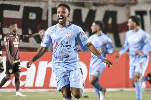 Liga 1: Deportivo Garcilaso golea 4-0 a Universitario y es el nuevo líder del Clausura