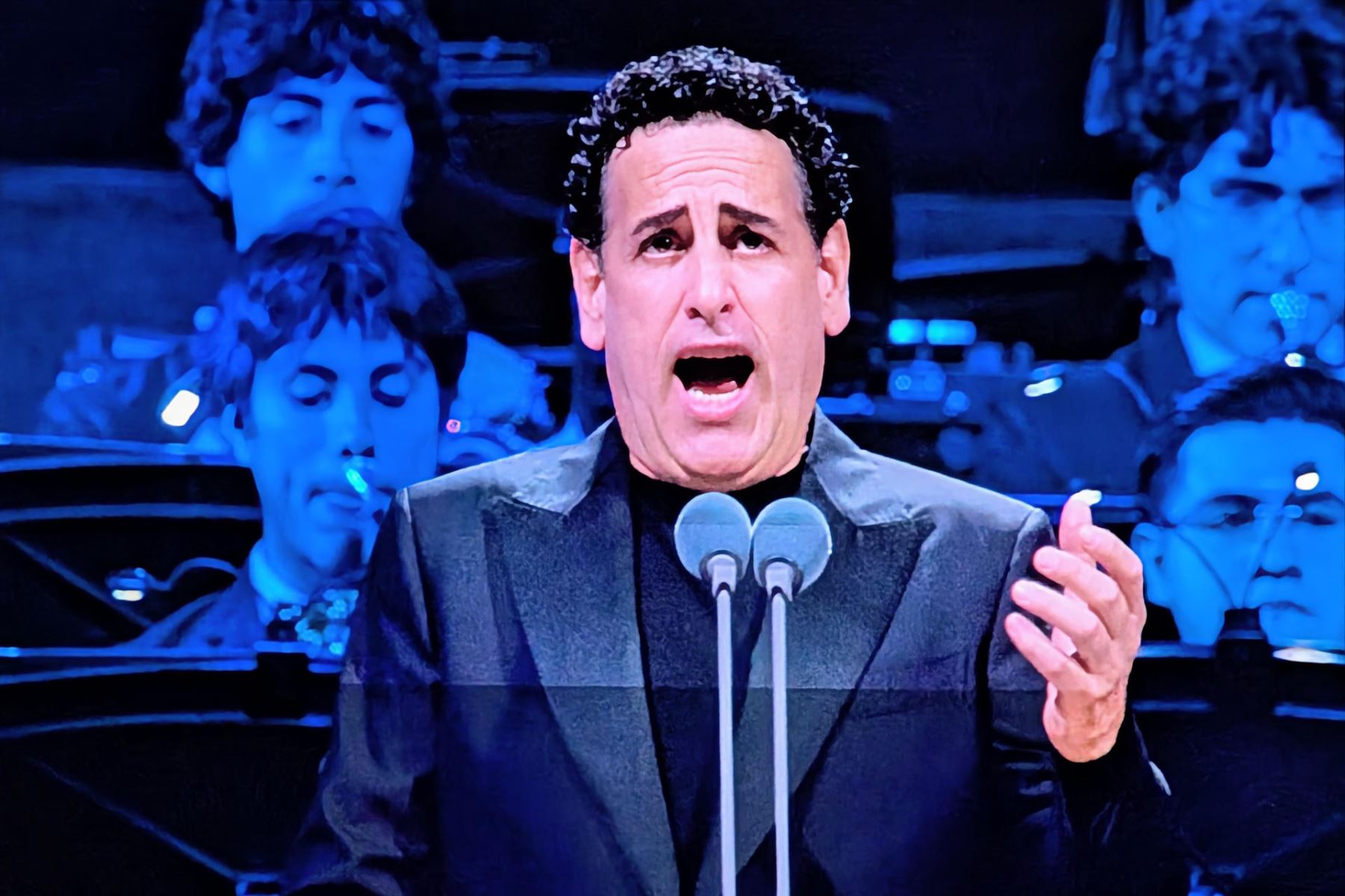 tenor peruano Juan Diego Flórez durante una presentación este sábado en Lima (Perú). Flórez celebro los 15 años de su proyecto social Sinfonía por el Perú, organización sin fines de lucro que preside con el objetivo de transformar vidas y dar nuevas oportunidades de desarrollo a jóvenes de bajos recursos a través de la educación musical y artística. Foto: EFE
