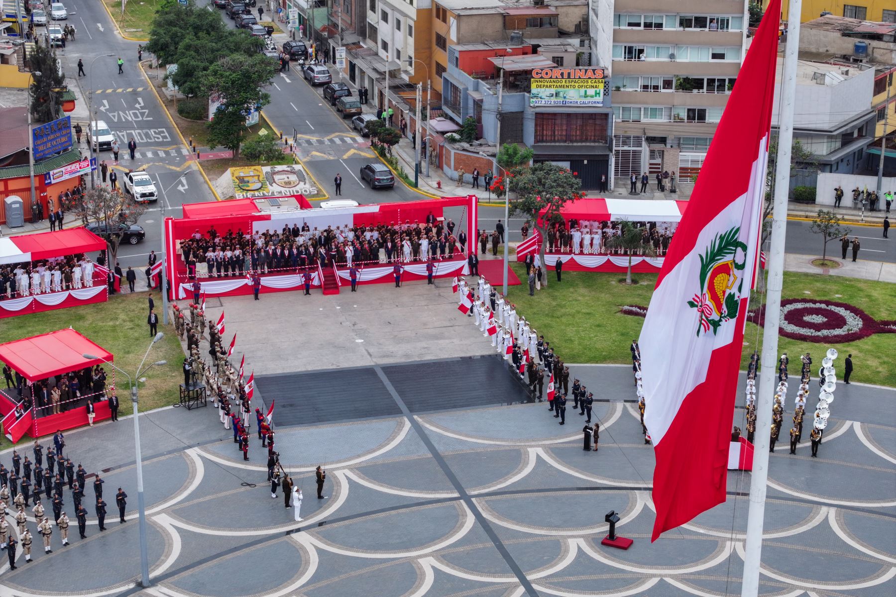 Presidenta Keiko Fujimori lideró Ceremonia por el Día de Las Fuerzas Armadas y homenaje a Nuestra Señora de la Merced, Gran Mariscala y Patrona de las Armas del Perú

Foto: ANDINA/Prensa Presidencia