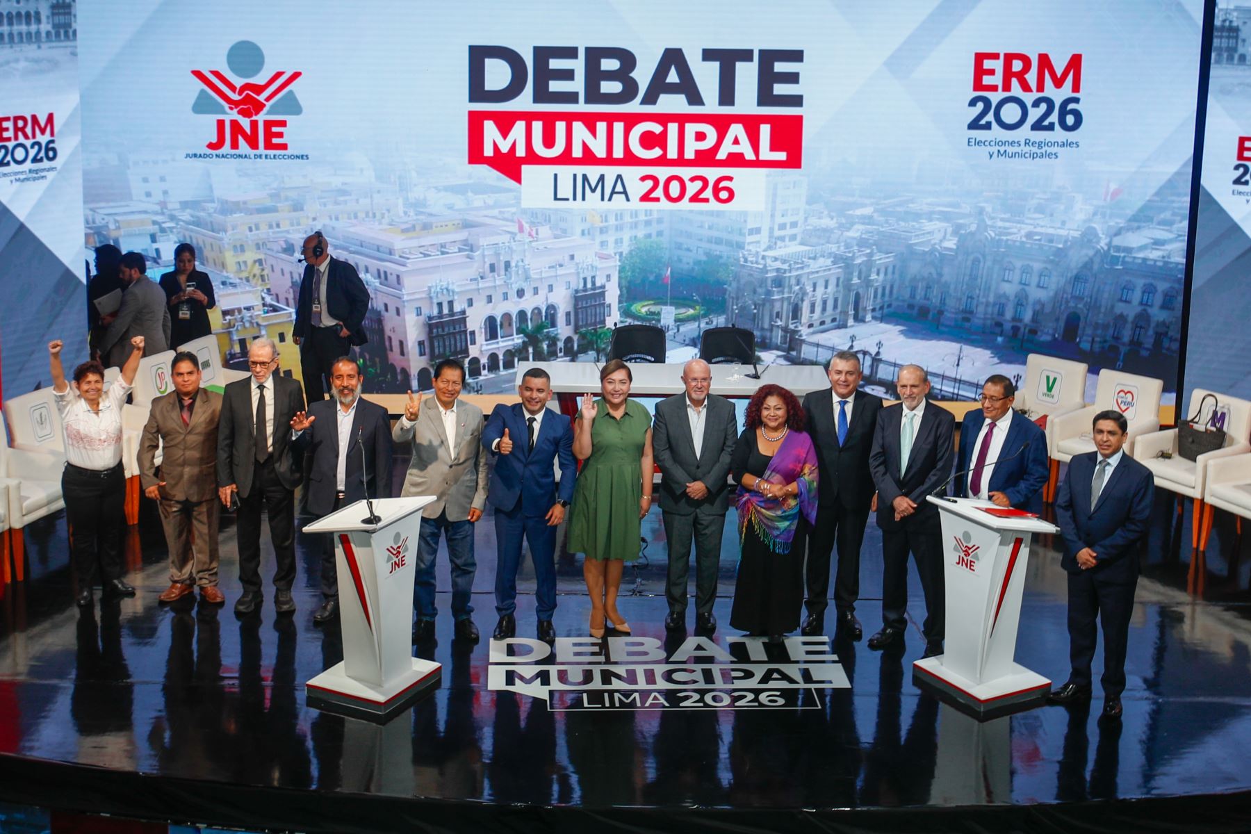 Este 21 de setiembre, trece candidatos a la alcaldía de Lima participan en la primera jornada del debate organizado por el JNE en la Biblioteca Nacional del Perú: Ricardo Belmont, Carlos Bruce, Sandro Caller, Luis Huette, Flor Hurtado, Victoria La Cruz, Susel Paredes, Samir Quispe, Elio Riera, Yehude Simon, Daniel Urresti, Segundo Valdez y Oswaldo Vargas. Foto: ANDINA/Ricardo Cuba.