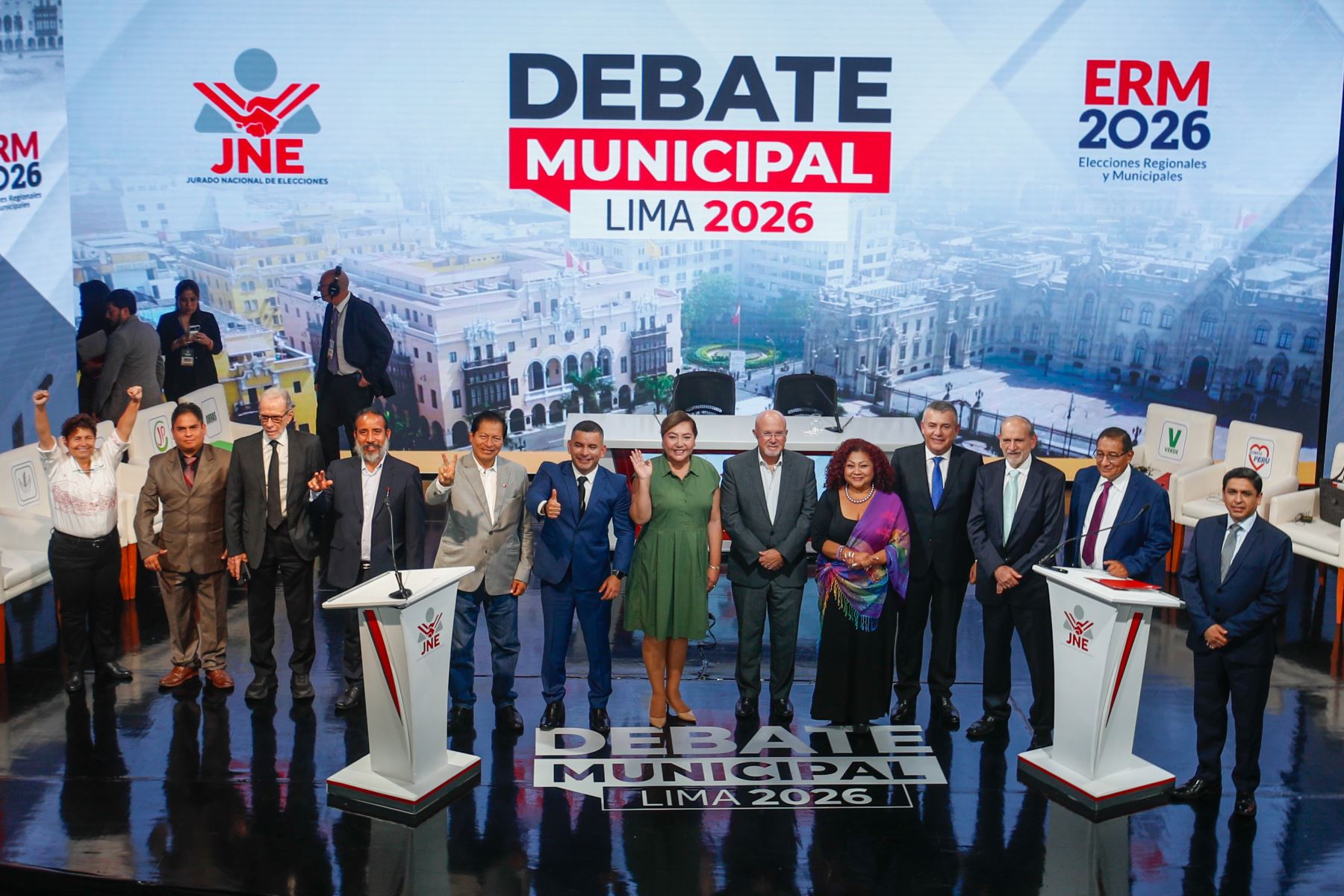 Este 21 de setiembre, trece candidatos a la alcaldía de Lima participan en la primera jornada del debate organizado por el JNE en la Biblioteca Nacional del Perú: Ricardo Belmont, Carlos Bruce, Sandro Caller, Luis Huette, Flor Hurtado, Victoria La Cruz, Susel Paredes, Samir Quispe, Elio Riera, Yehude Simon, Daniel Urresti, Segundo Valdez y Oswaldo Vargas. Foto: ANDINA/Ricardo Cuba.