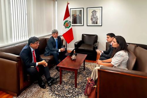 Ministro de Economía y Finanzas, Elmer Cuba, se reunió con altos ejecutivos de calificadoras de riesgo soberano en Nueva York.ANDINA/Difusión