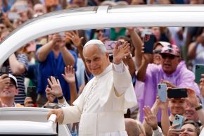 En conferencia de prensa, el obispo de Chiclayo, monseñor Edinson Farfán, informó que el santo padre utilizará el papamóvil para su desplazamiento en las misas multitudinarias. Foto: Cortesía Silvia Depaz