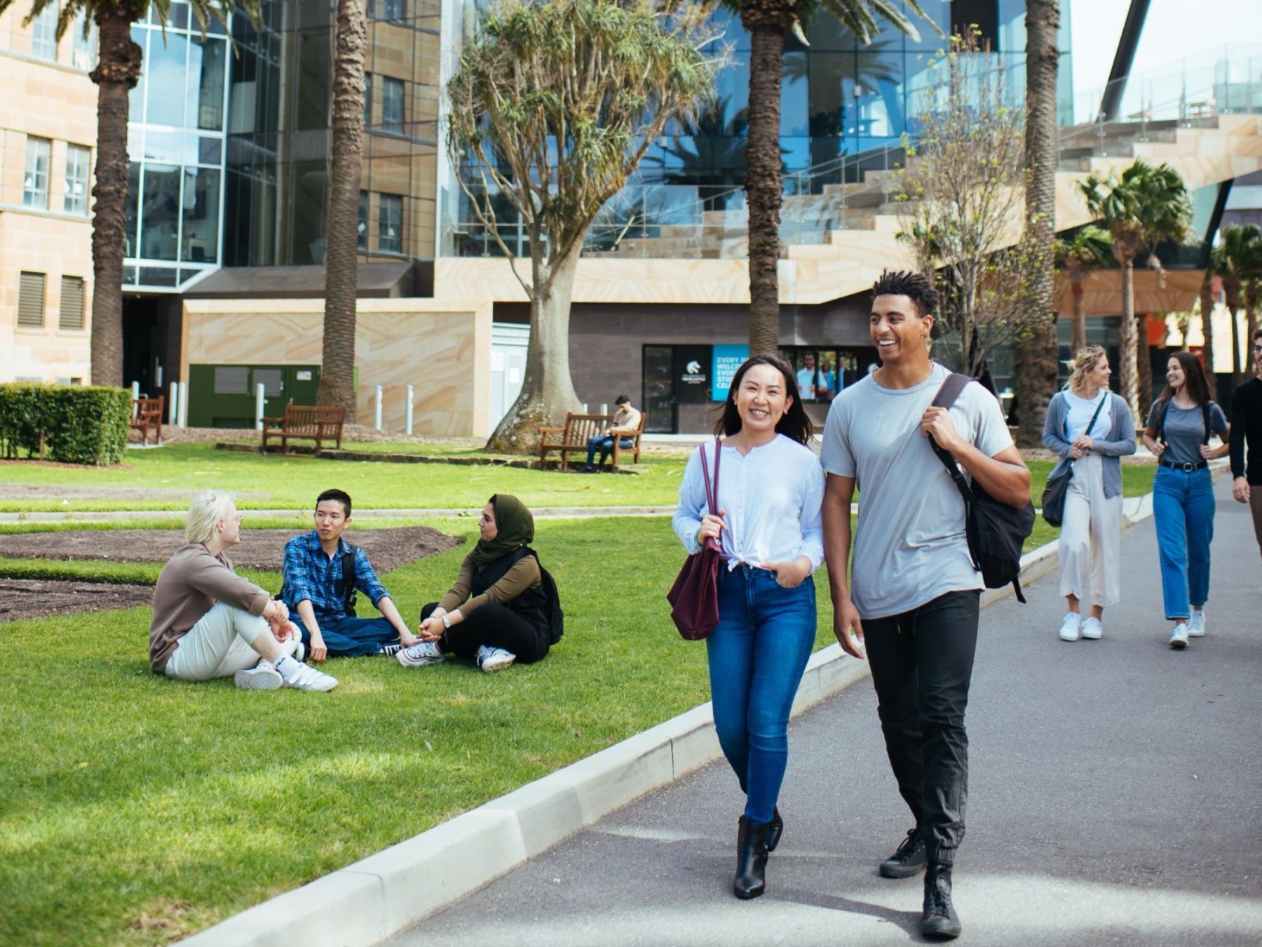 Estudiantes peruanos podrán acceder hasta 30 % de descuento para estudiar en Australia