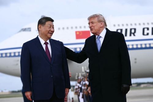 El presidente chino Xi Jinping llega a EE.UU. para una cumbre con Donald Trump