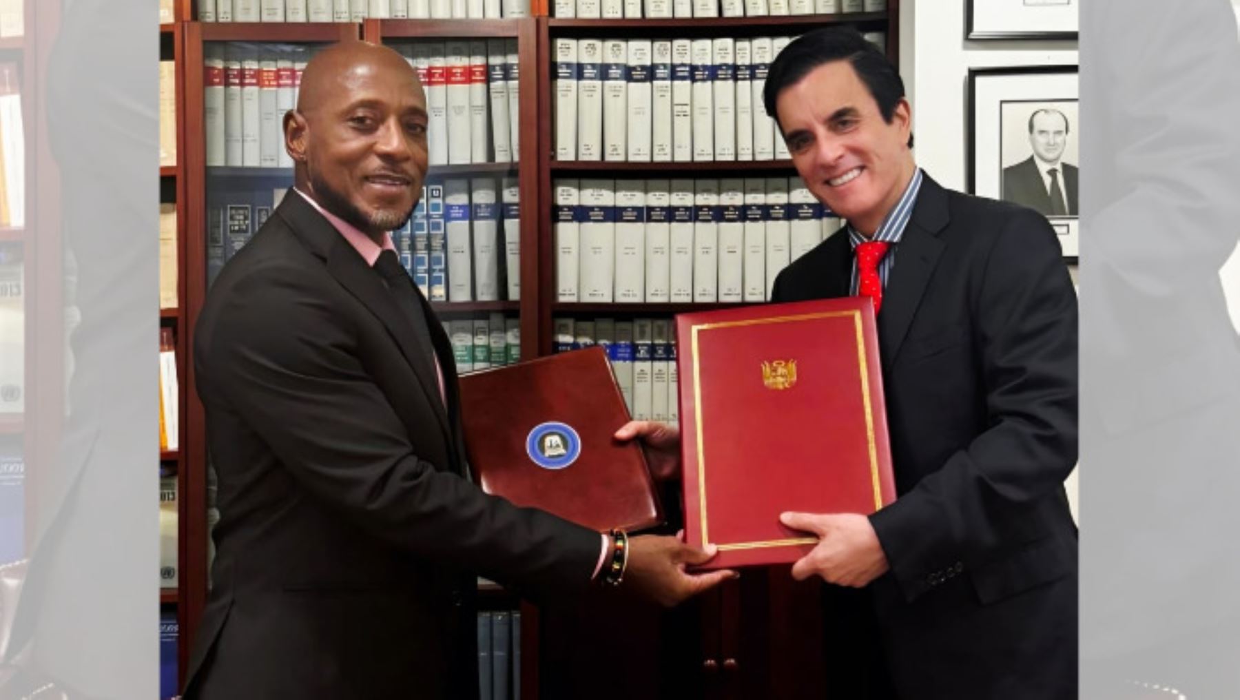 Canciller suscribe con su homólogo de San Vicente acuerdo para mecanismo de consultas