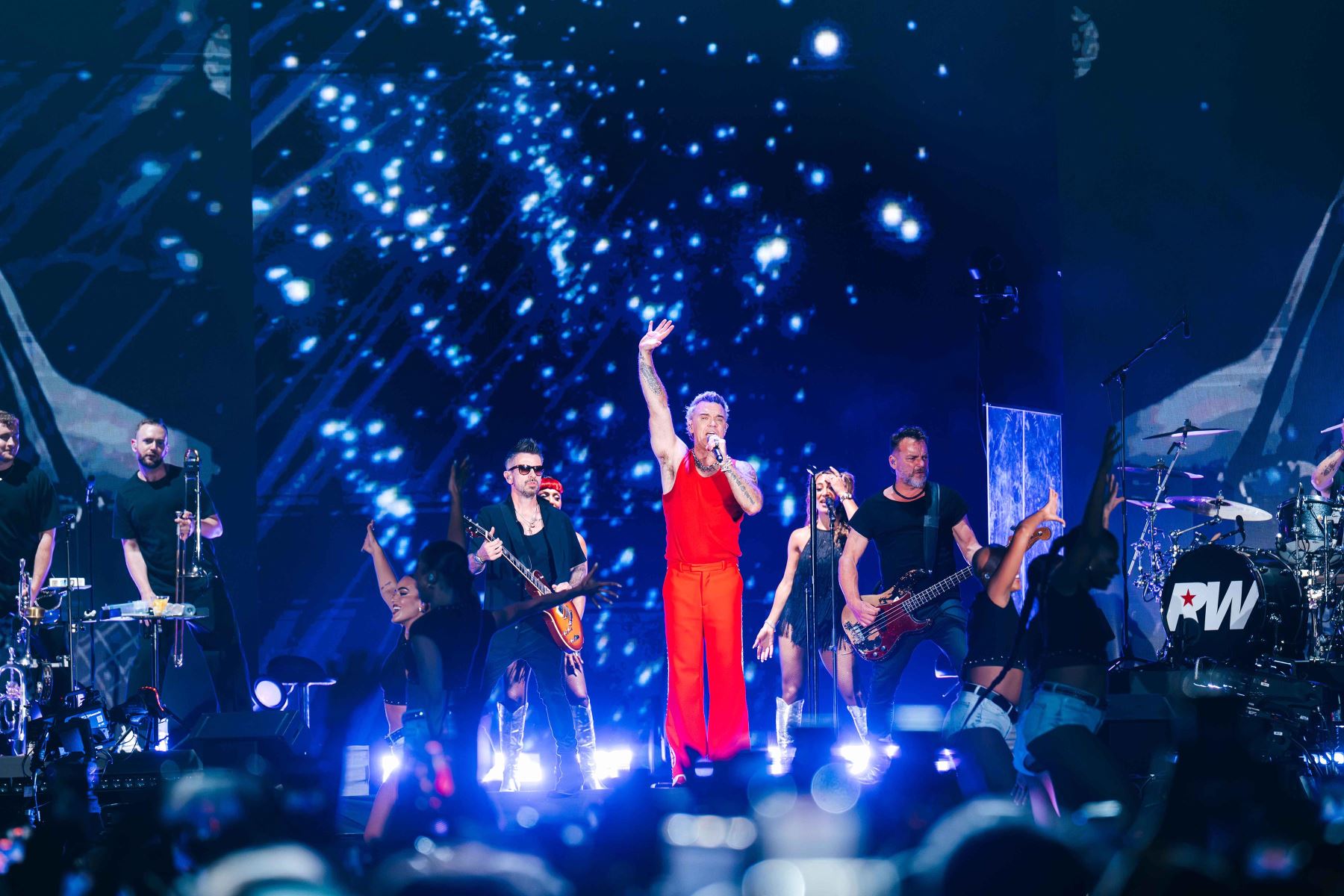 Robbie Williams ofreció su primer concierto en Lima . Hoy se vivirá su segundo y último show en el país para continuar con su gira mundial.
Crédito: Raúl Umeres
