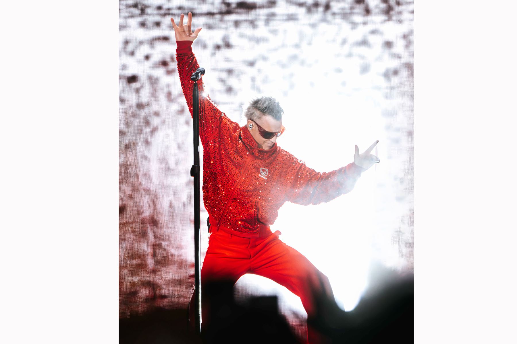 Robbie Williams ofreció su primer concierto en Lima . Hoy se vivirá su segundo y último show en el país para continuar con su gira mundial. Crédito: Raúl Umeres