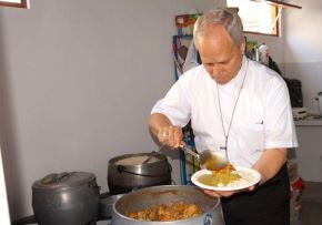 Doña Teolentina Jiménez Quinde, conocida cariñosamente como “señora Teo” en Chiclayo, recuerda que preparó platos típicos al papa León XIV en tres o cuatro oportunidades.  ANDINA/Difusión