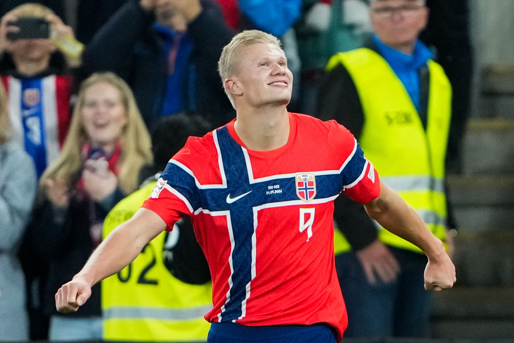 Haaland anota doblete y Noruega vence 3-2 a Dinamarca en la Nations League