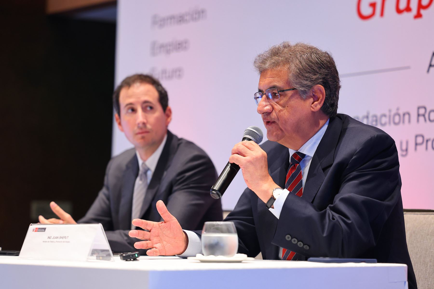 El ministro Juan Sheput destacó que la iniciativa busca mejorar la empleabilidad y facilitar el acceso de la población a oportunidades de trabajo formal. Foto: ANDINA/Difusión.