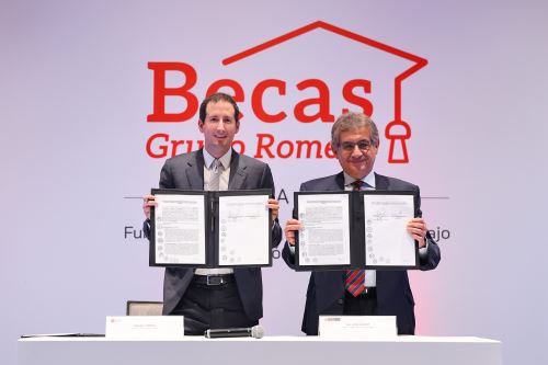 Ministerio de Trabajo y Fundación Romero renovaron alianza para otorgar 400 mil becas gratuitas