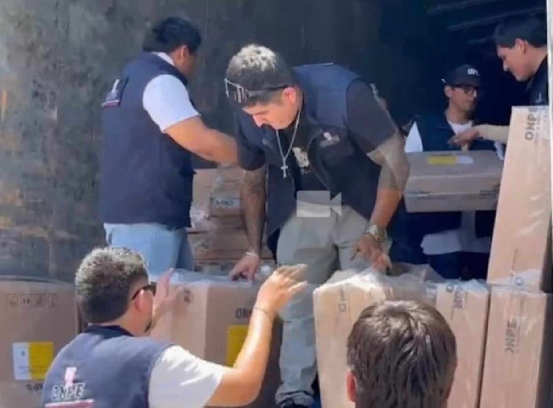 Elecciones Regionales y Municipales: ONPE entrega material electoral en región San Martín