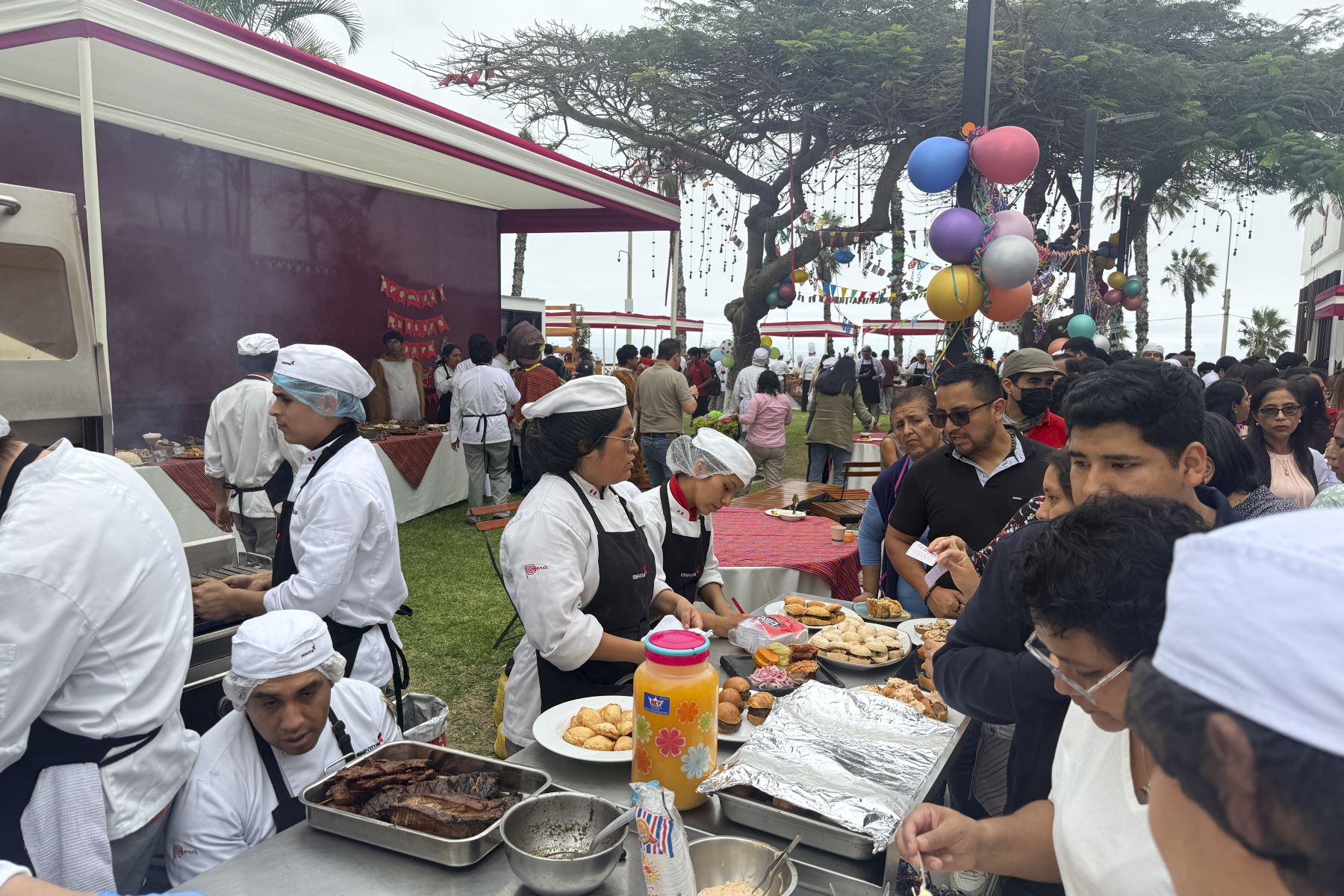 El Centro de Formación en Turismo (Cenfotur) presenta la Feria Gastronómica “Cenfotur Sabores”, actividad que reunirá a estudiantes del Programa de Estudios de Nivel Profesional Técnico de Gastronomía Peruana e Internacional, quienes exhibirán diversas propuestas gastronómicas desarrolladas durante su formación profesional. Foto: ANDINA/Juan Carlos Guzmán
