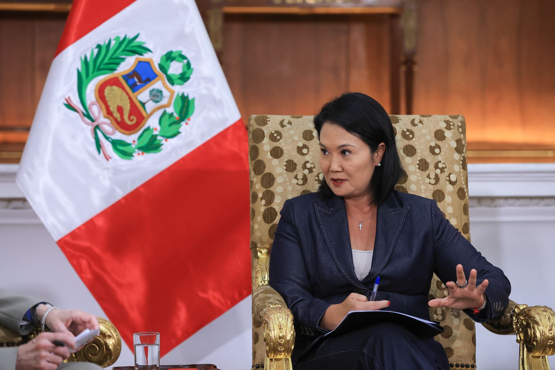 La presidenta de la república, Keiko Fujimori, se reunió con la vicepresidenta de Países e Integración Regional del Grupo BID, Anabel González. Foto: Presidencia