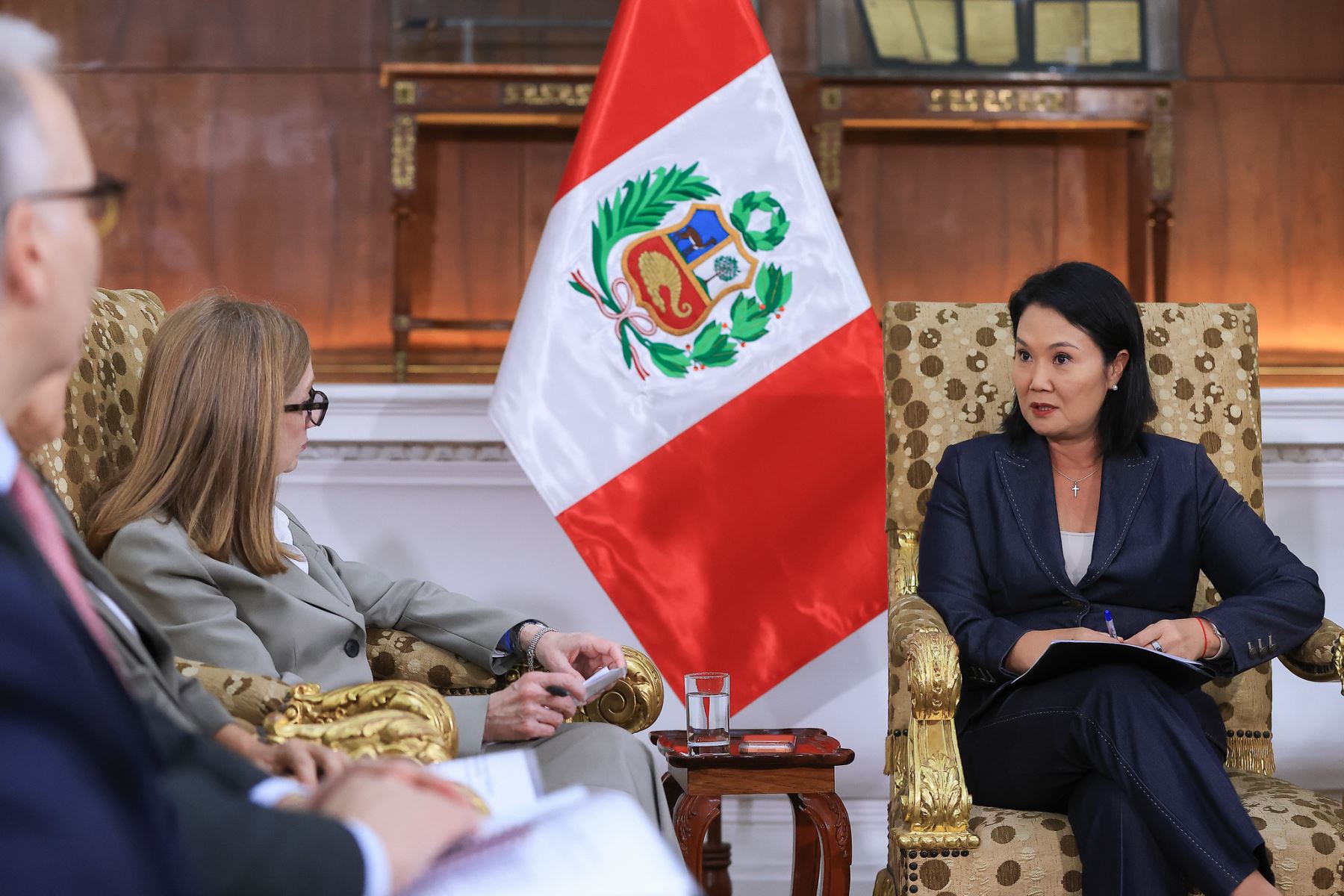 La presidenta de la república, Keiko Fujimori, se reunió con la vicepresidenta de Países e Integración Regional del Grupo BID, Anabel González. Foto: Presidencia