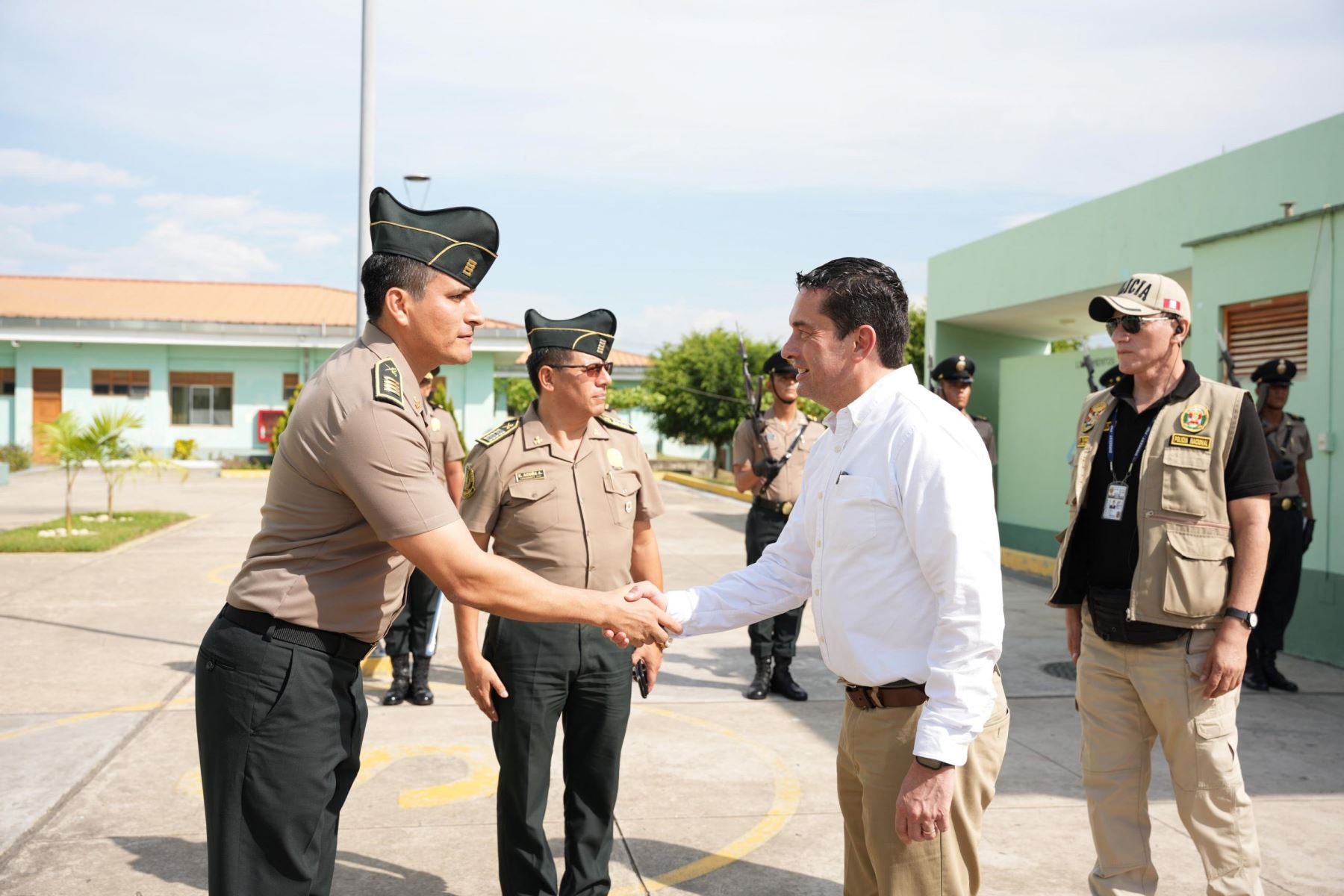 Presidente del Congreso respalda fortalecimiento de escuelas de formación policial