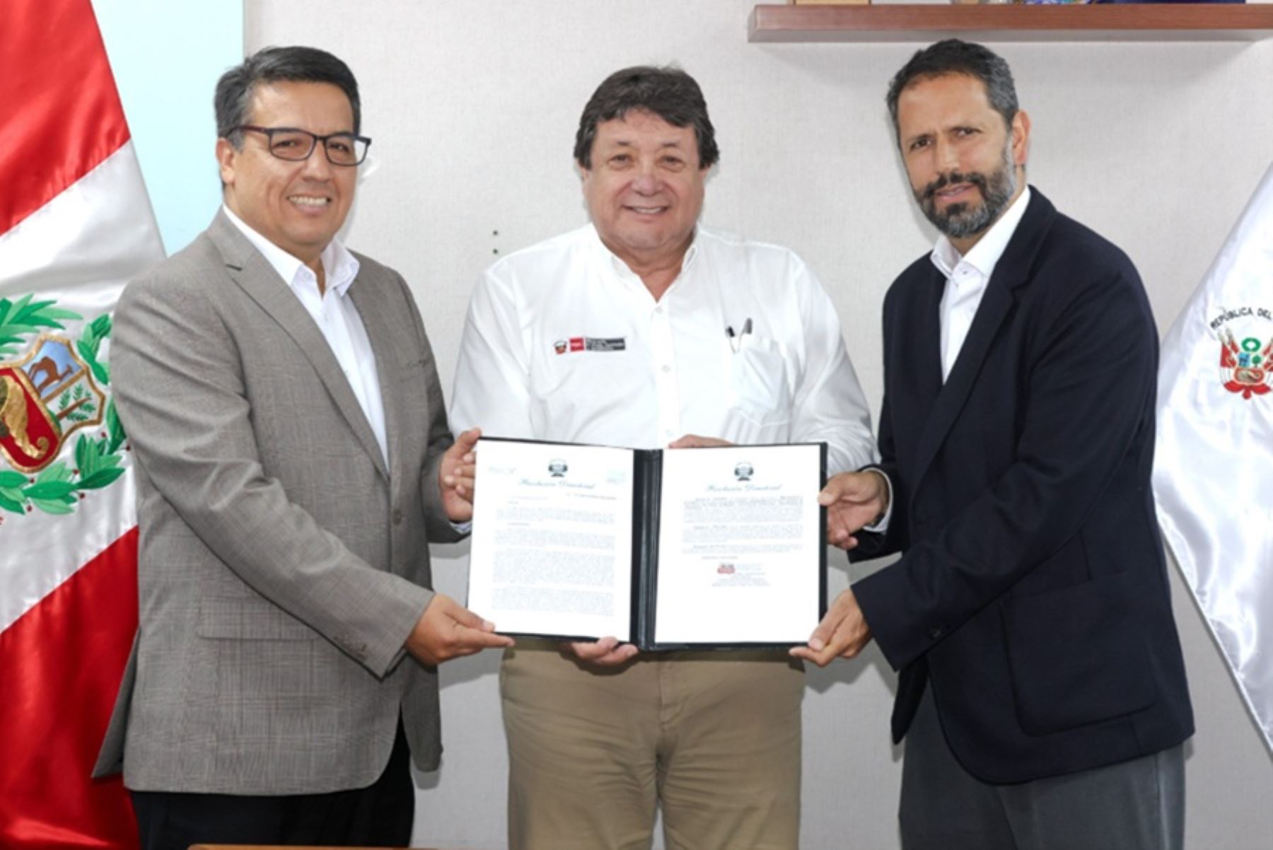 Lambayeque: Vivienda aprueba expediente para llevar agua potable y desagüe a Palo Blanco
