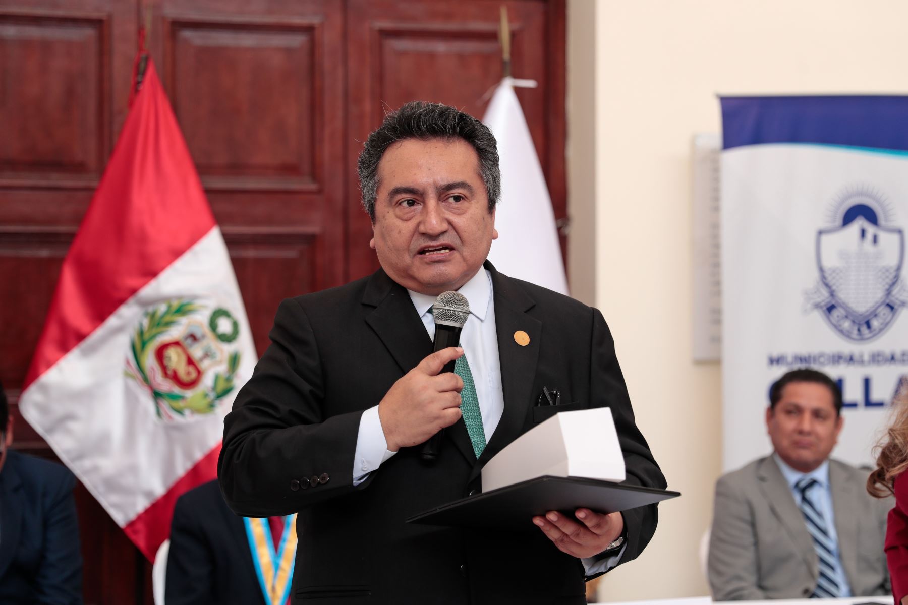 El director del Diario El Peruano y de la Agencia Andina, Félix Paz, fue condecorado por el Colegio de Periodistas del Perú - Consejo Departamental del Callao, durante una ceremonia conmemorativa por el Día del Periodista que se realizó en el Museo de Historia y Arte del Callao el sábado 26 de setiembre de 2026. Foto: ANDINA/Daniel Bracamonte