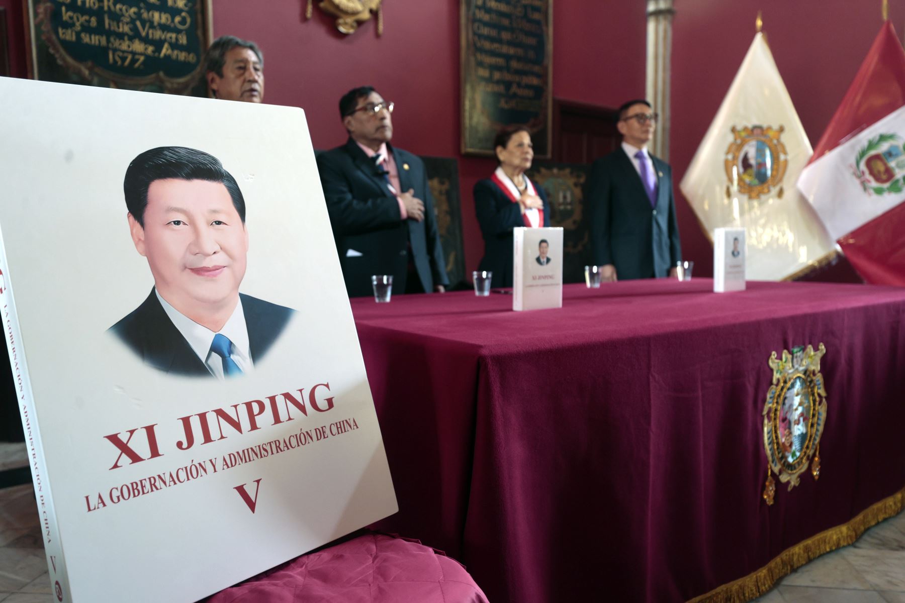 Presentación oficial del V Tomo de Xi Jinping. Obra oficial que reúne los discursos, artículos y documentos importantes sobre la gobernación y administración de China del Presidente Xi Jinping. 
Foto: ANDINA/Vidal Tarqui