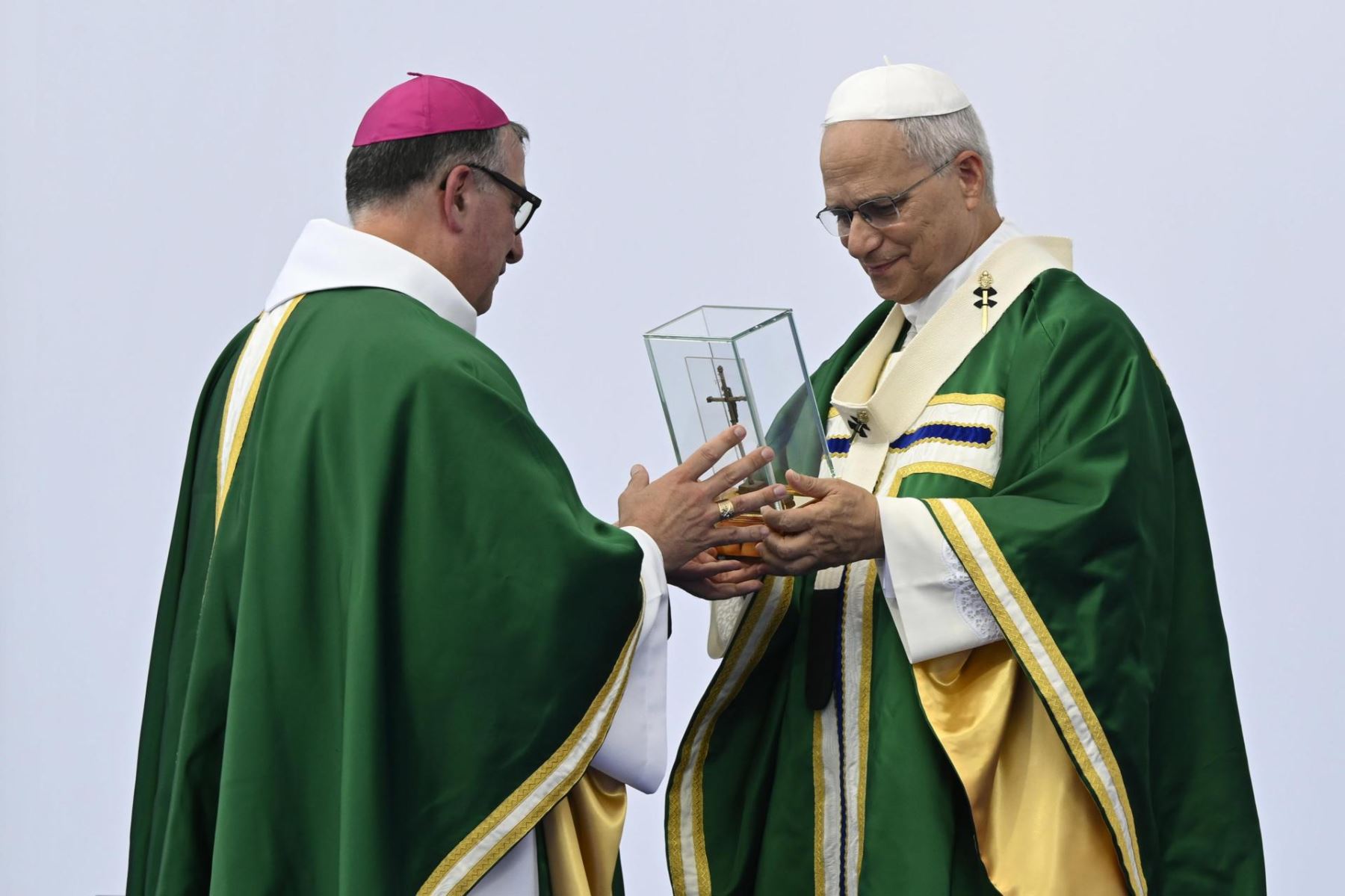 El papa León XIV preside una misa en la explanada del Santuario de Nuestra Señora de Lourdes, en la localidad francesa de Lourdes, el 27 de septiembre de 2026. El viaje apostólico del Pontífice a Francia se desarrolla del 25 al 28 de septiembre bajo el lema "Para que el mundo tenga vida".  Foto: EFE