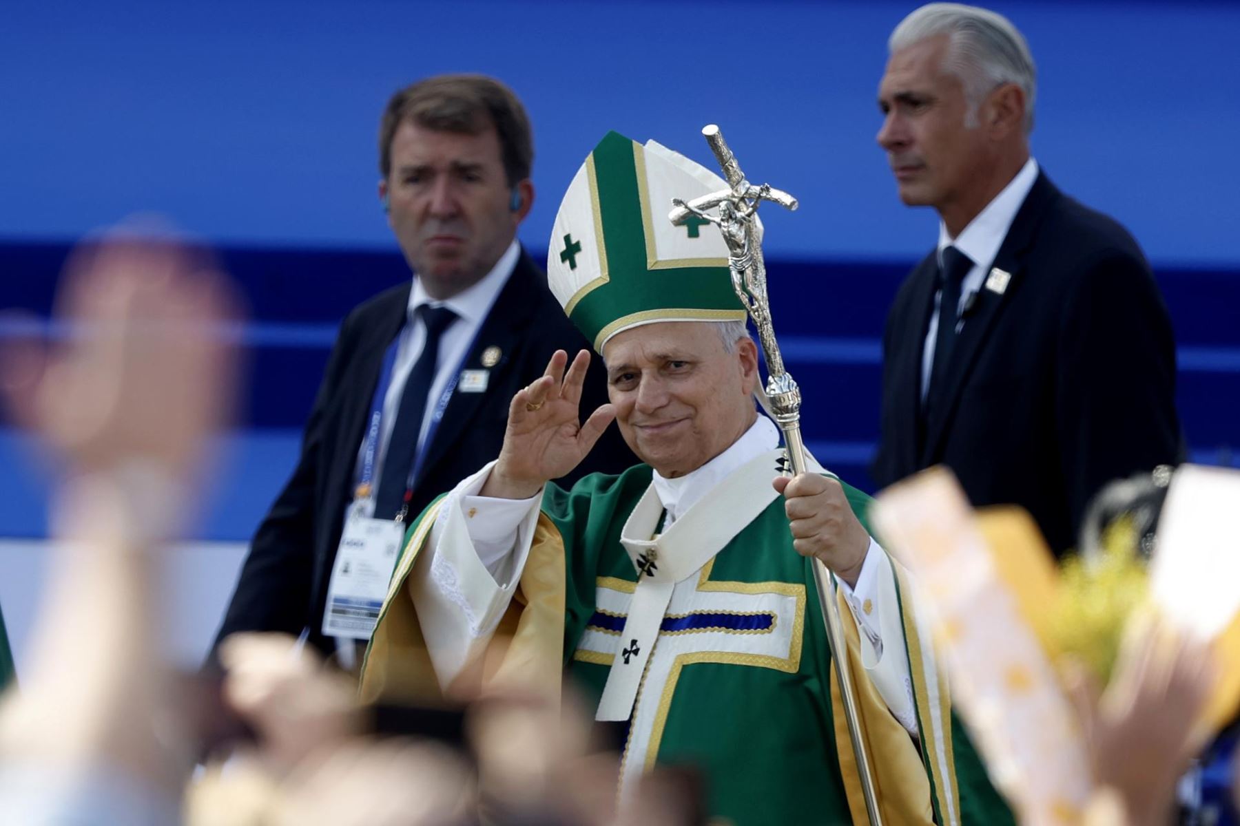 Papa León XIV oficiando una misa en la explanada del Santuario de Nuestra Señora de Lourdes, en la localidad francesa de Lourdes, el 27 de septiembre de 2026. El viaje apostólico del Pontífice a Francia se desarrolla del 25 al 28 de septiembre bajo el lema «Para que el mundo tenga vida».  Foto: EFE