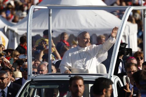 Fieles tendrán asistencia médica y puntos de hidratación durante visita papal. Foto: EFE