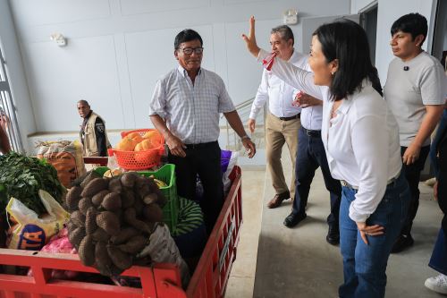 La presidenta Keiko Fujimori inaugura el moderno Mercado de Abastos de Reque para mejorar servicios y dinamizar la economía local