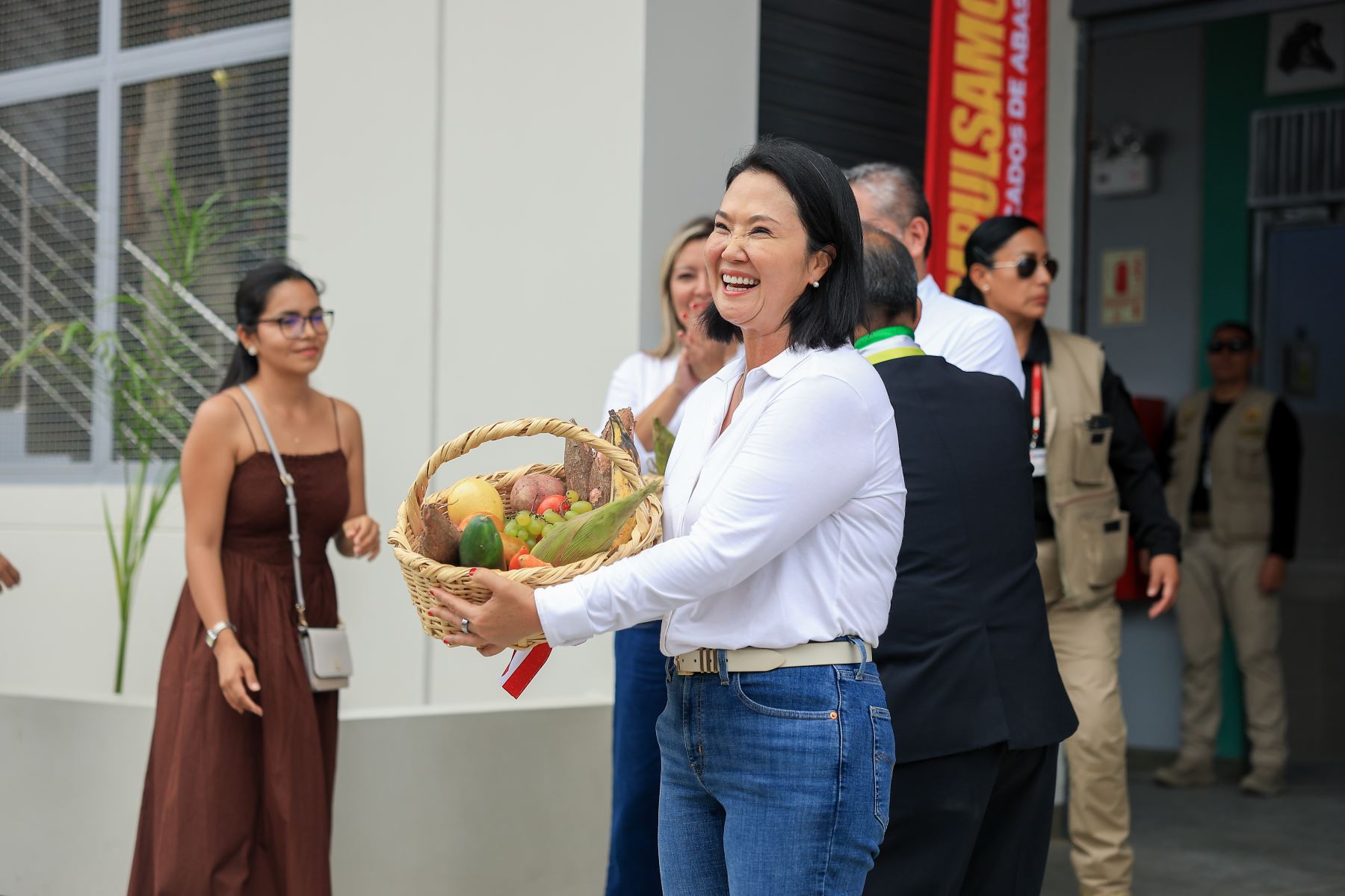 La presidenta Keiko Fujimori inaugura el moderno Mercado de Abastos de Reque para mejorar servicios y dinamizar la economía local. Foto: ANDINA/Prensa Presidencia