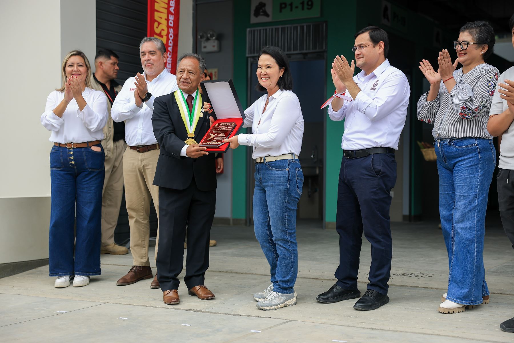 La presidenta Keiko Fujimori inaugura el moderno Mercado de Abastos de Reque para mejorar servicios y dinamizar la economía local. Foto: ANDINA/Prensa Presidencia