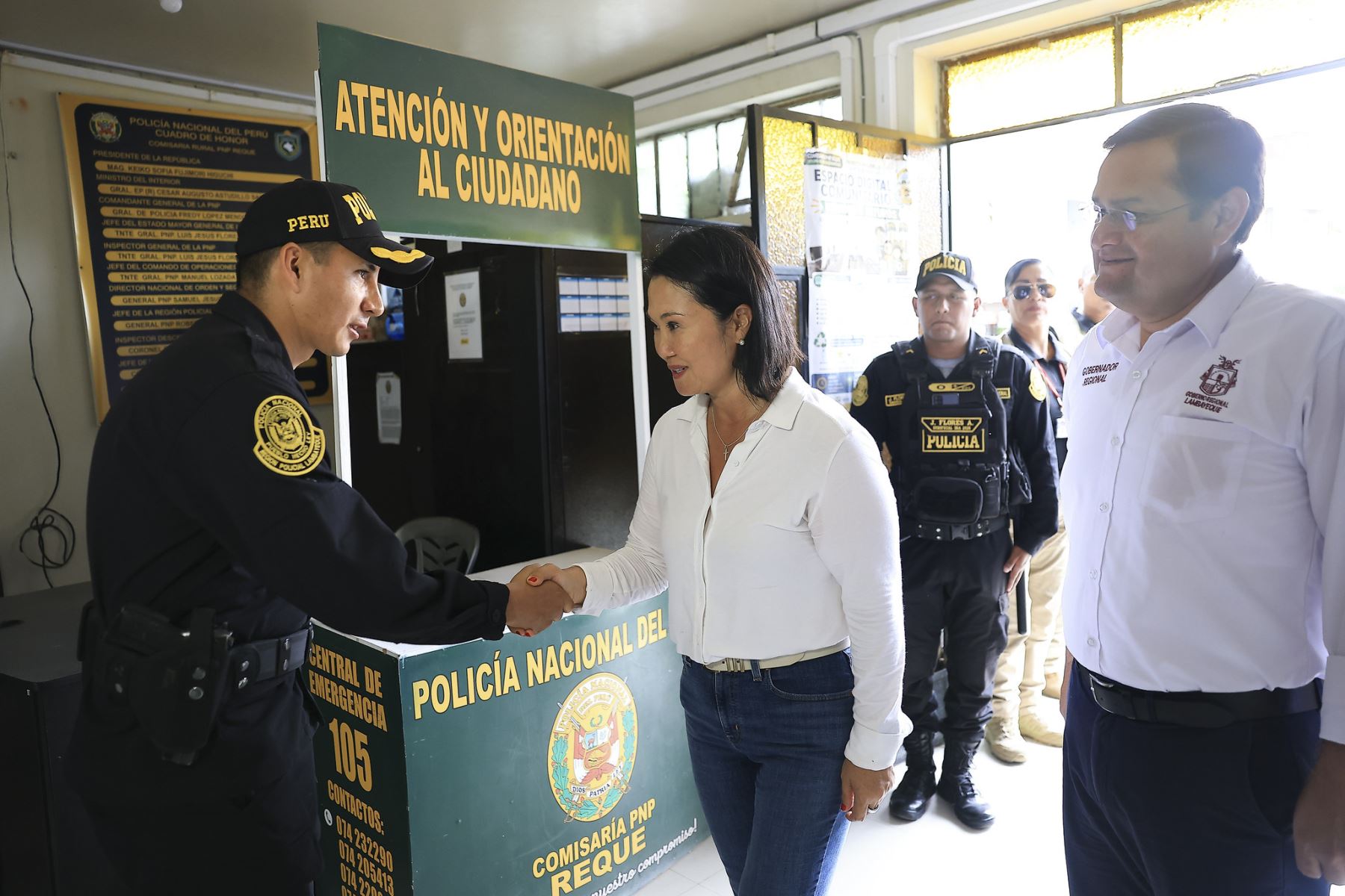 En Lambayeque, la presidenta Keiko Fujimori, realizó visitas inopinadas a la comisaría de Reque, el centro de Salud y el megaproyecto Autopista del Sol. Foto: Presidencia