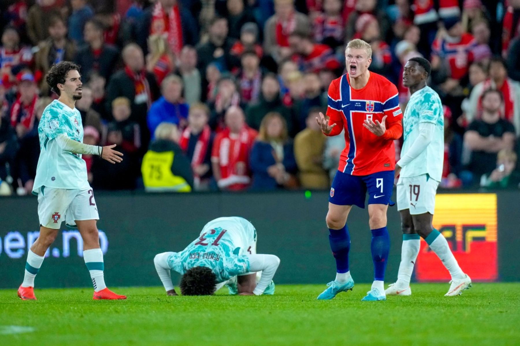El delantero noruego Erling Braut Haaland, número 09, reacciona durante el partido de fútbol del Grupo A4 de la Liga de Naciones de la UEFA entre Noruega y Portugal en Oslo el 27 de septiembre de 2026. Foto: AFP