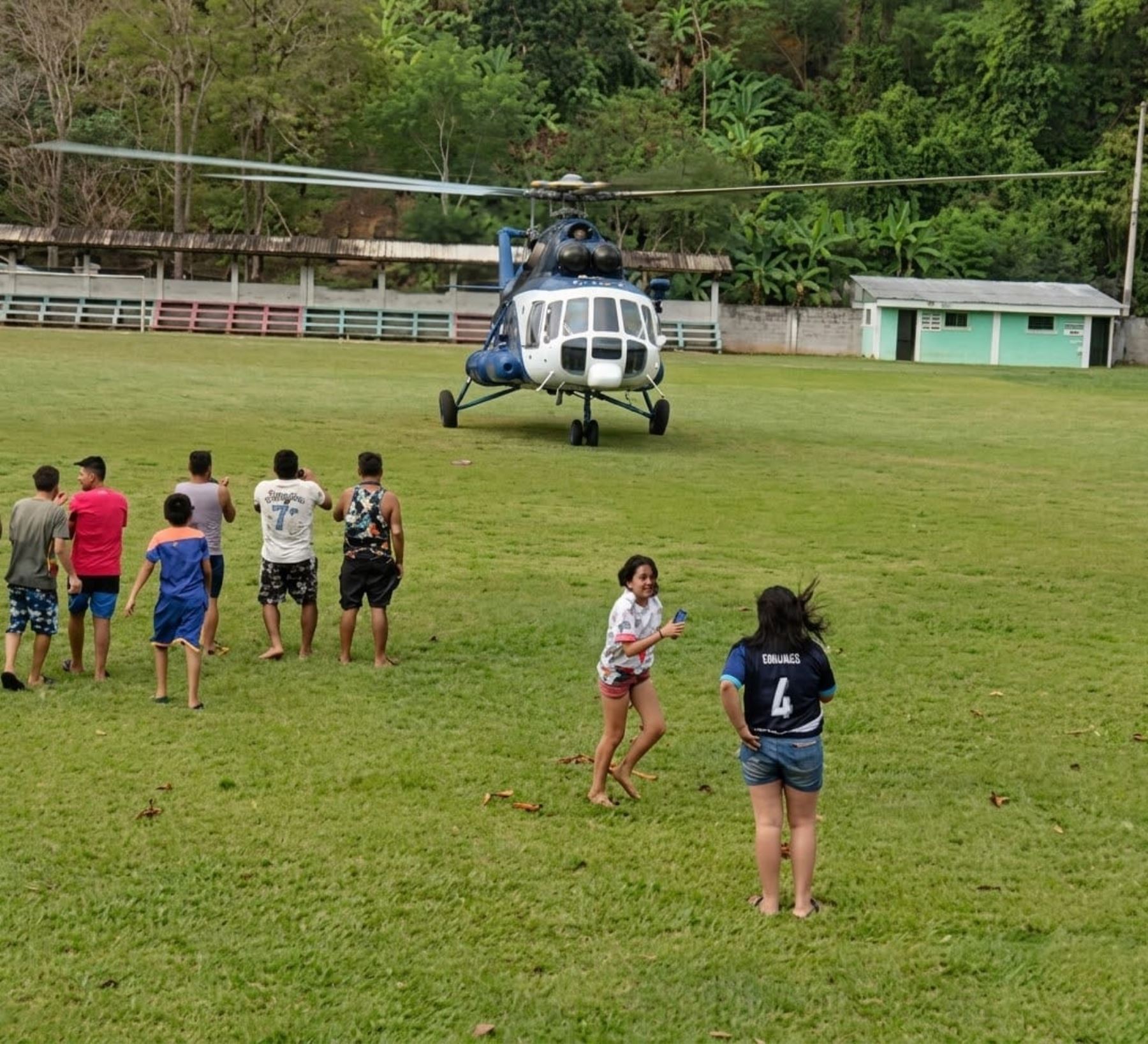 San Martín: tormenta eléctrica obliga a helicóptero a realizar un aterrizaje de emergencia