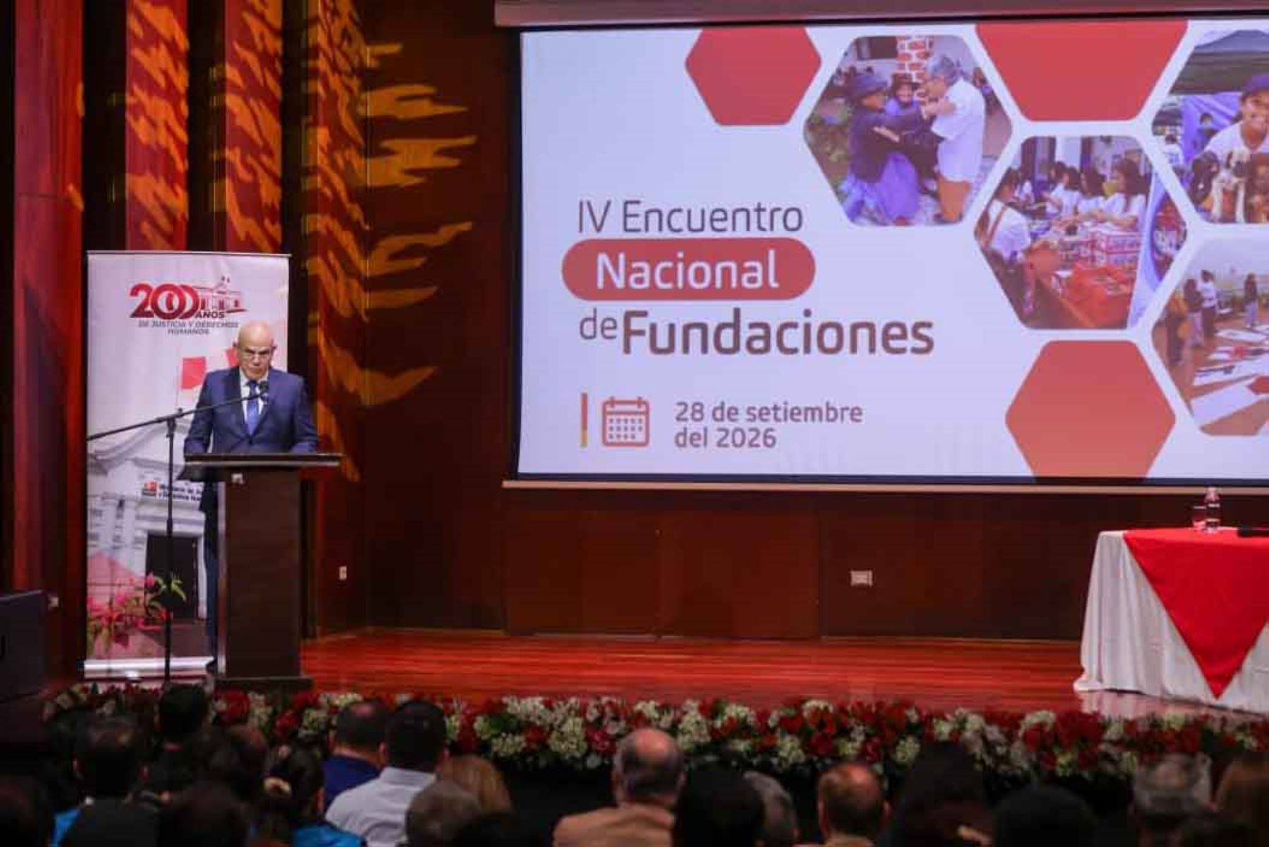 Ministro Álvarez invita a fundaciones a sumarse en la atención del fenómeno El Niño