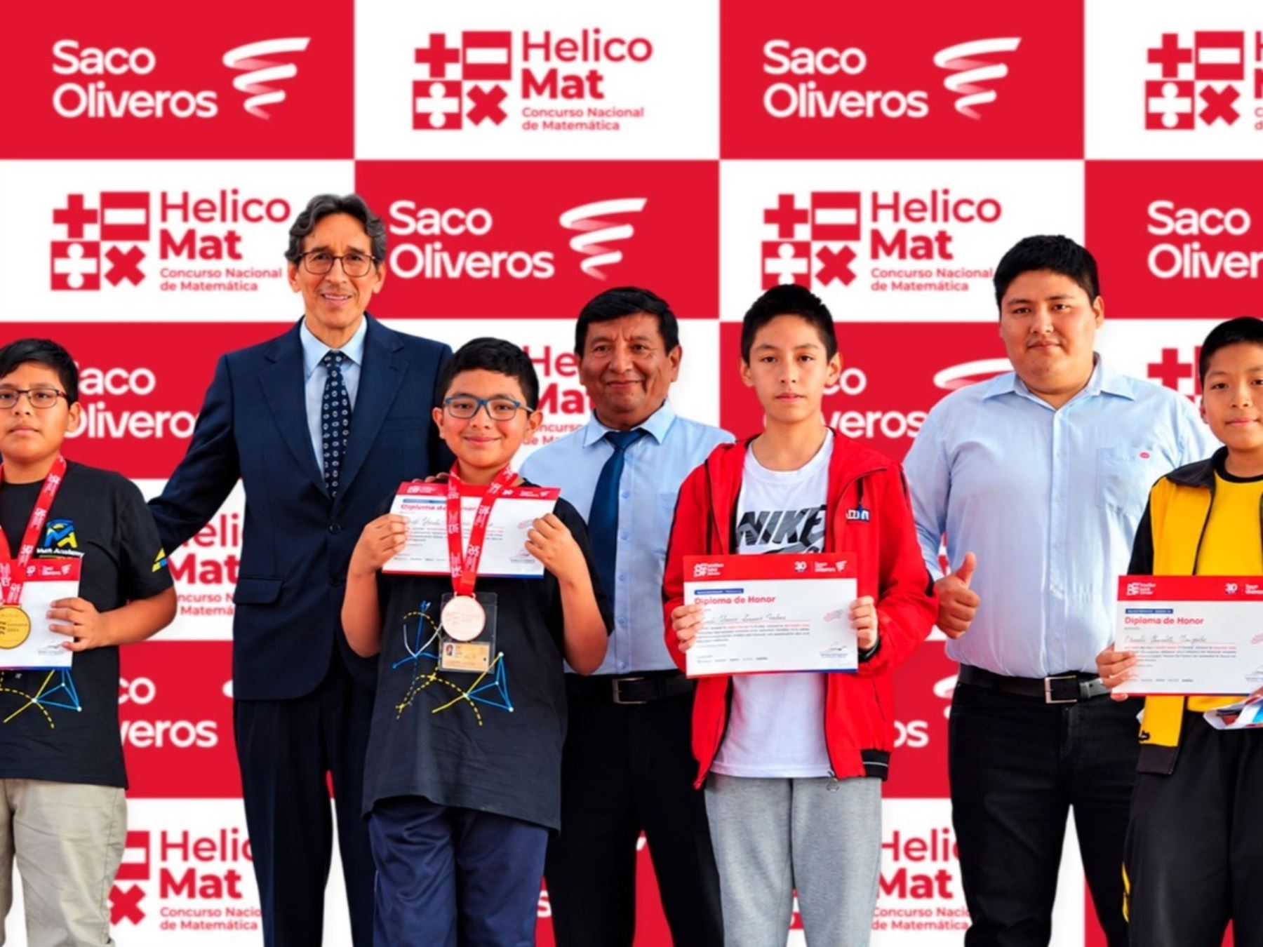 Más de 8 mil escolares pusieron a prueba su talento en concurso nacional de matemática