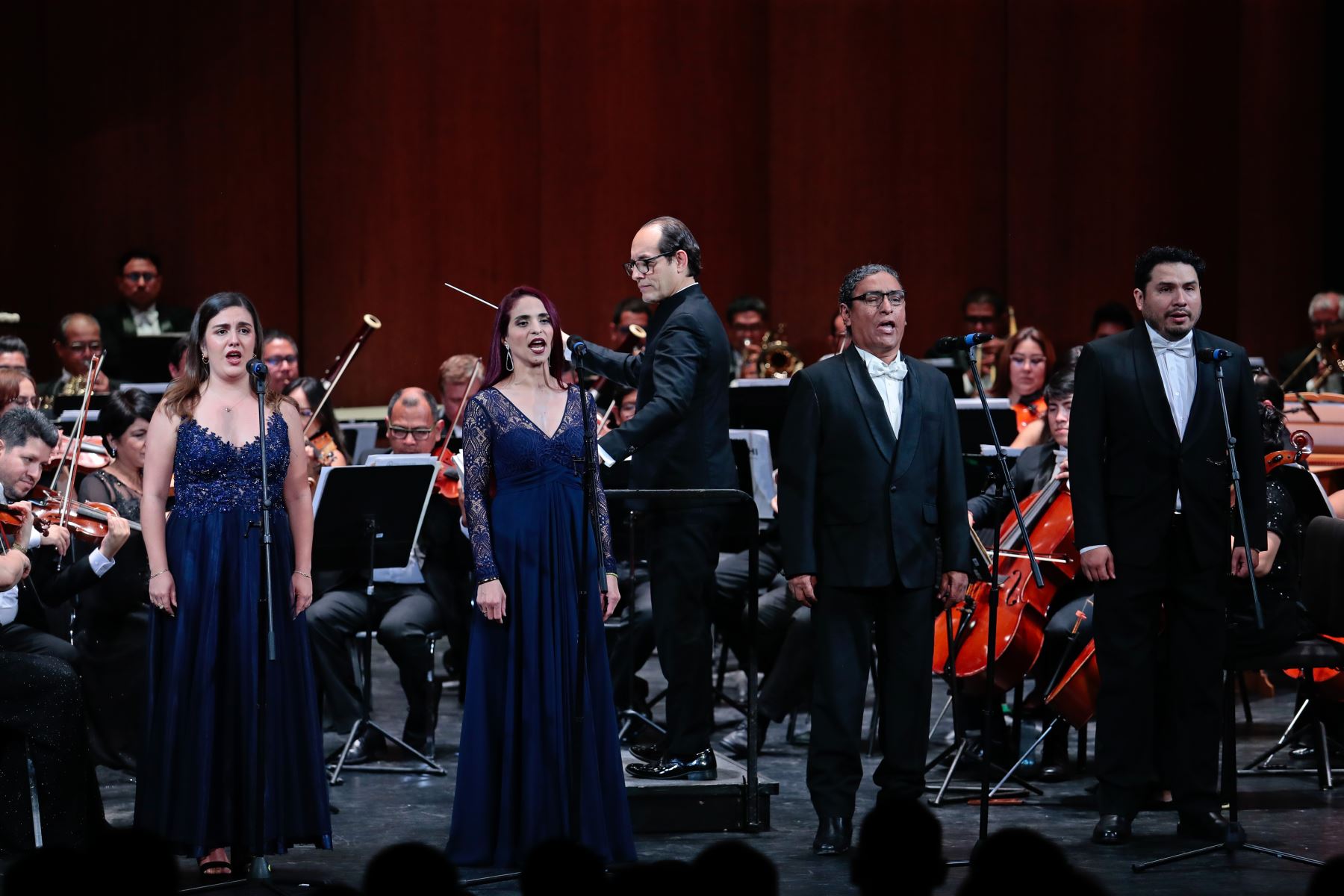 Cantantes de ópera y la Orquesta Sinfónica Nacional protagonizaron la gala conmemorativa realizada en el histórico Teatro Principal Manuel A. Segura. Foto: ANDINA/Daniel Bracamonte.