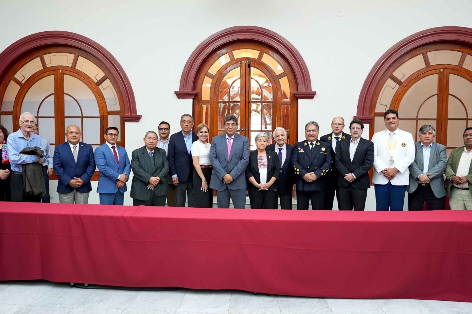 MEF: Perú tiene espacio para elevar su productividad y competitividad
