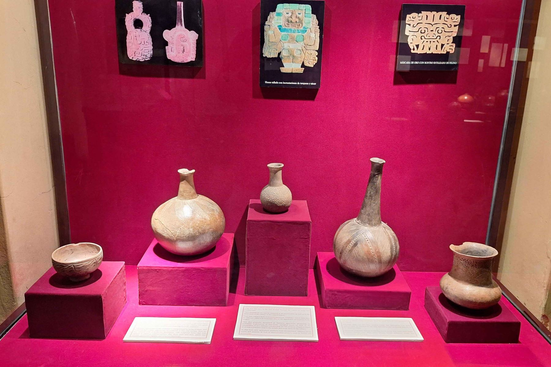 Una selección de piezas arqueológicas forma parte de la propuesta museográfica del recinto, que busca acercar al público al papel histórico de la región liberteña. Foto: ANDINA/Luis Puell.