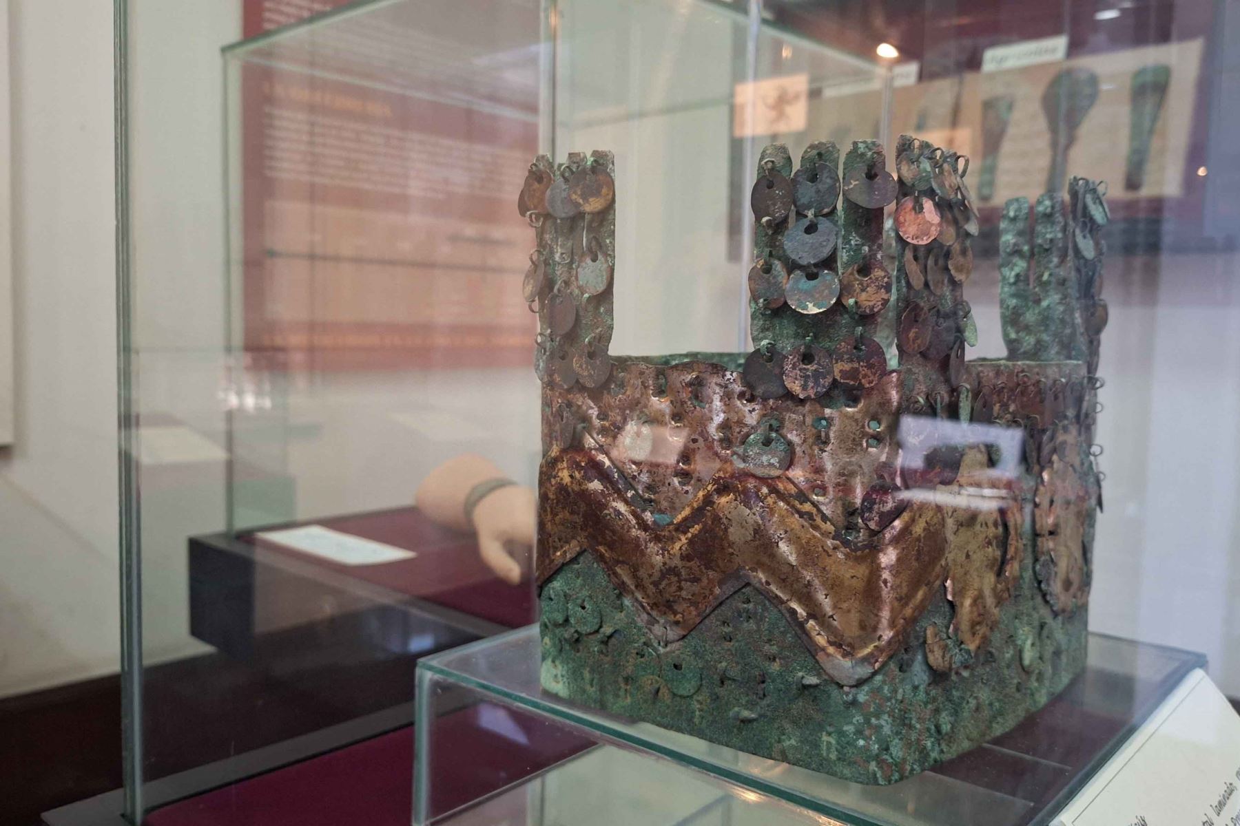 Entre los bienes que conserva y exhibe el museo se encuentran piezas de cerámica correspondientes a las culturas que se desarrollaron en distintas etapas de la historia prehispánica. Foto: ANDINA/Luis Puell.