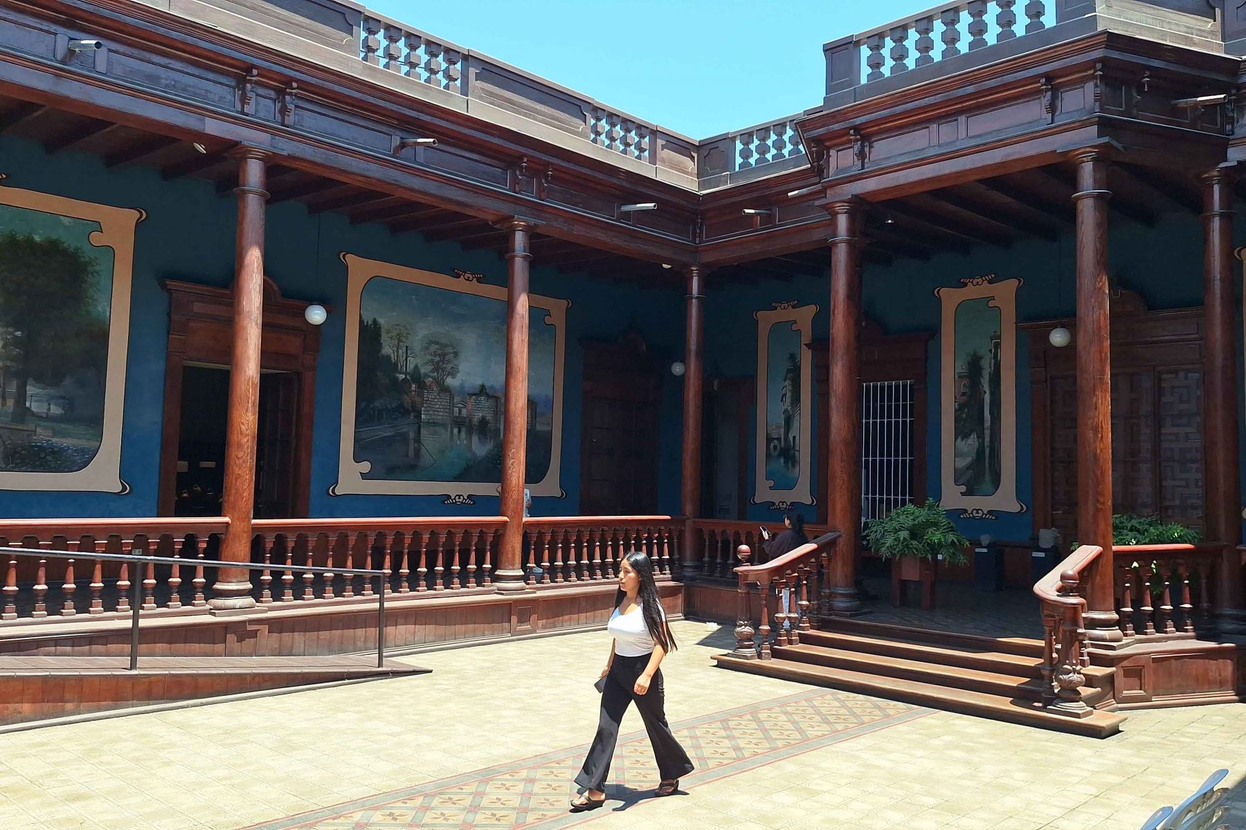 La propuesta museográfica permite conocer el desarrollo de las sociedades de la costa norte a través de piezas y otros bienes vinculados con su historia y cultura. Foto: ANDINA/Luis Puell.