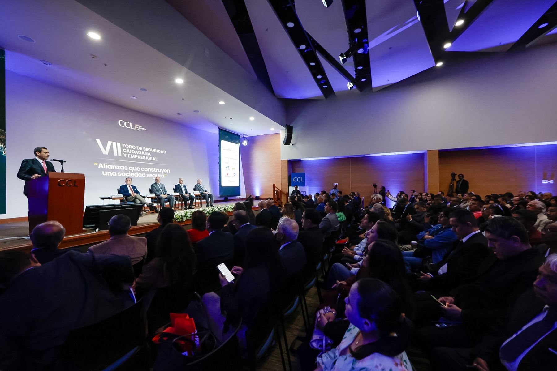 La Cámara de Comercio de Lima reunió a líderes y especialistas en el VII Foro de Seguridad Ciudadana y Empresarial “Alianzas que construyen una sociedad segura”. Foto: ANDINA/Luis Iparraguirre.