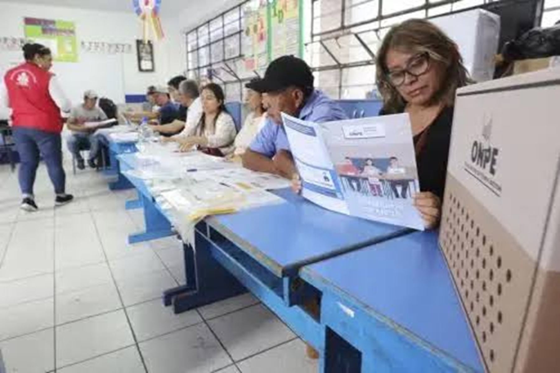 Mesas de votación también funcionan como equipos de trabajo