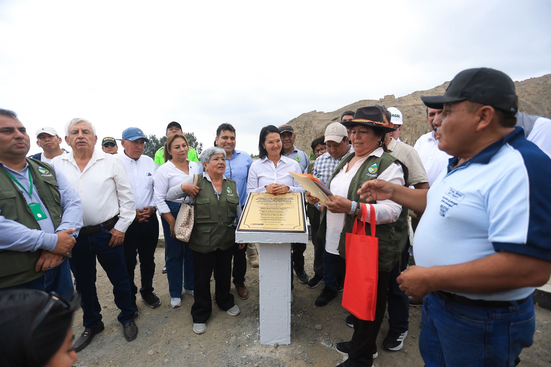 La presidenta Fujimori inauguró el proyecto “Instalación – Implementación de medidas de prevención para el control de desbordes e inundaciones del río Cañete”
 Foto: ANDINA/Prensa Presidencia