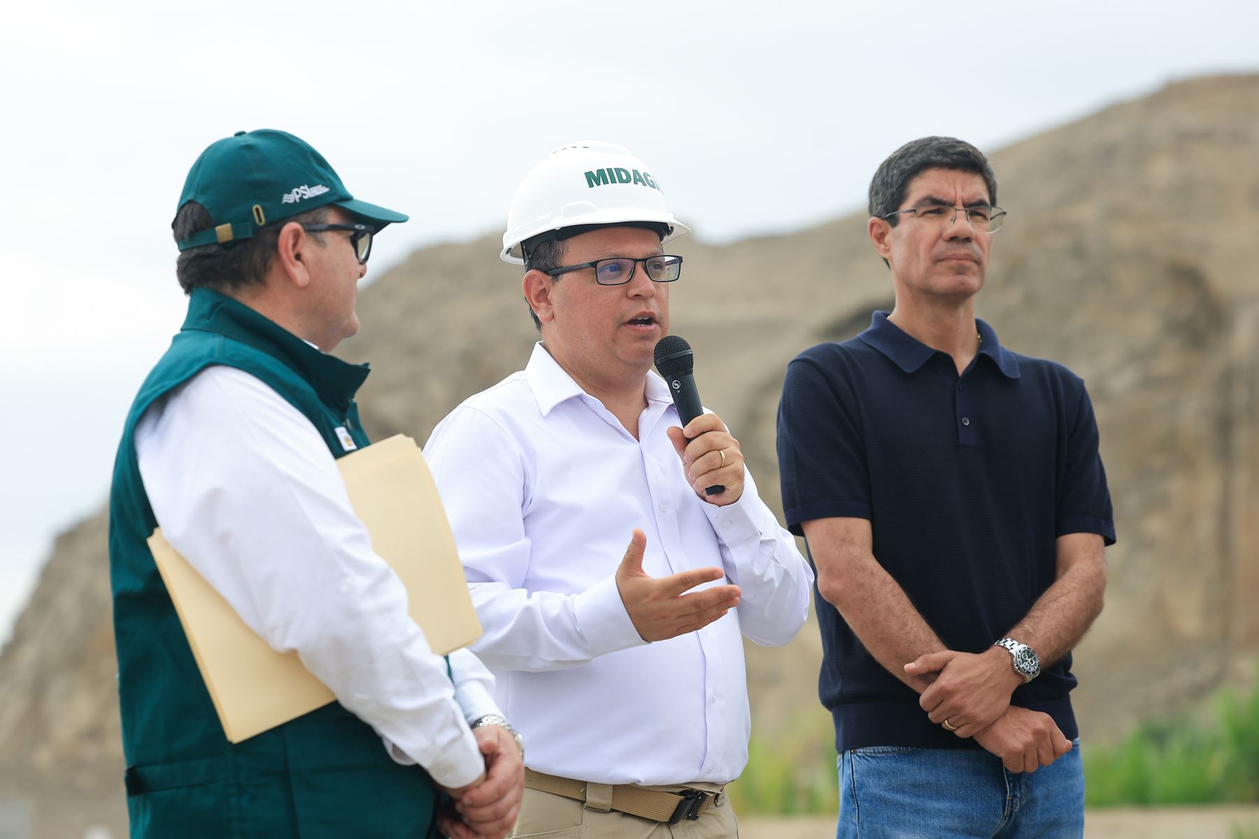 La presidenta Fujimori inauguró el proyecto “Instalación – Implementación de medidas de prevención para el control de desbordes e inundaciones del río Cañete”
 Foto: ANDINA/Prensa Presidencia