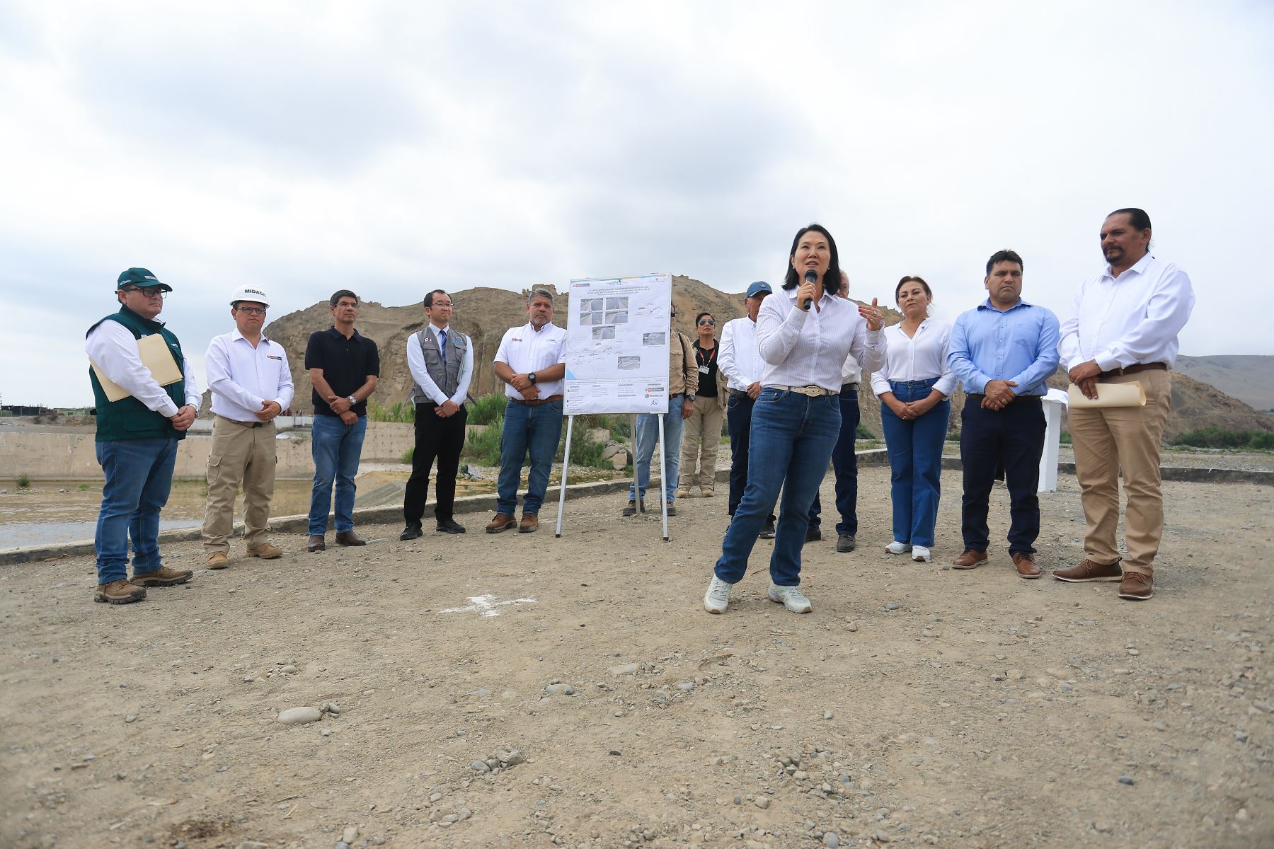 La presidenta Fujimori inauguró el proyecto “Instalación – Implementación de medidas de prevención para el control de desbordes e inundaciones del río Cañete”
 Foto: ANDINA/Prensa Presidencia