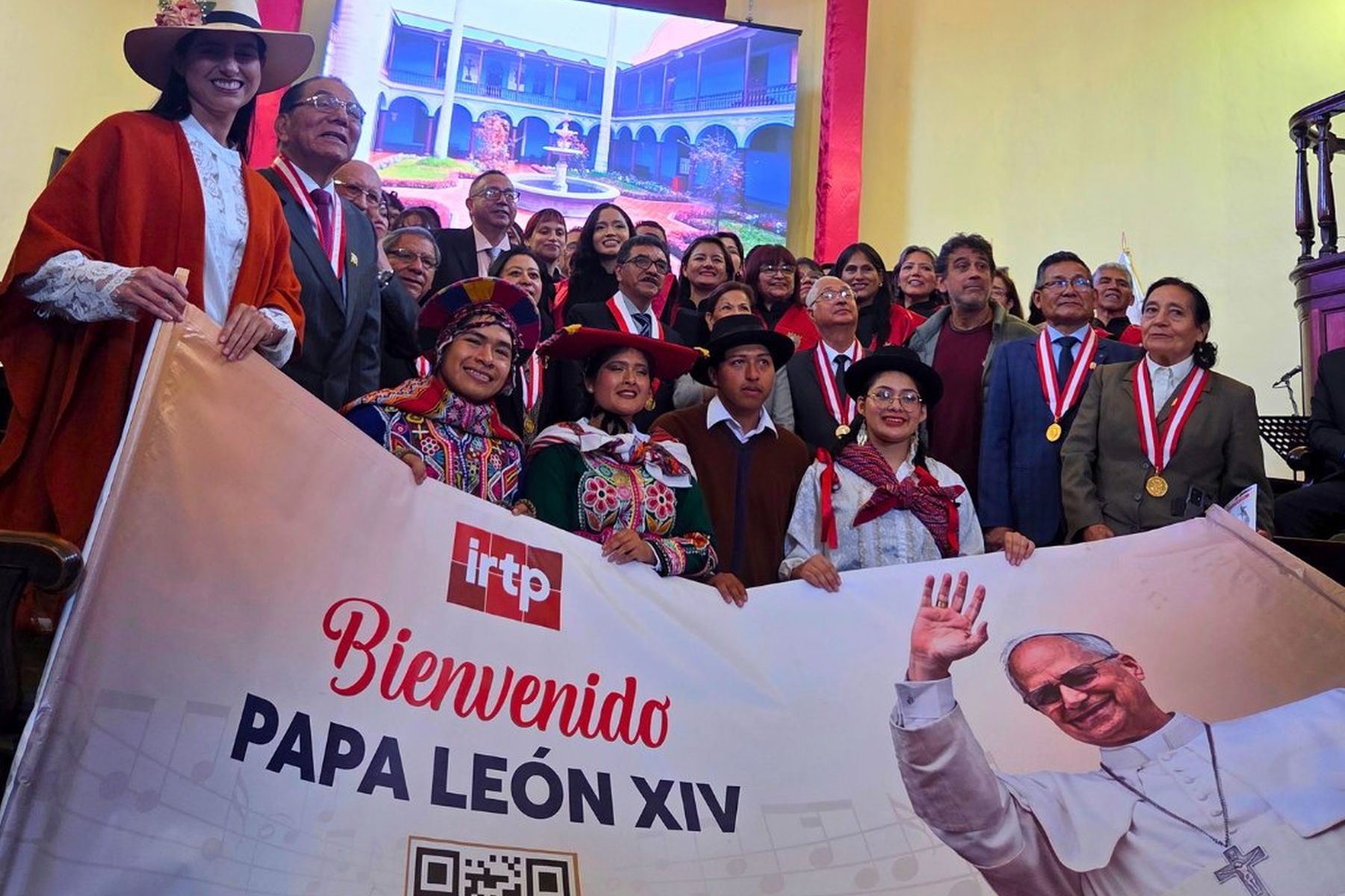 Universidad San Marcos rinde homenaje al papa León XIV por su retorno al Perú