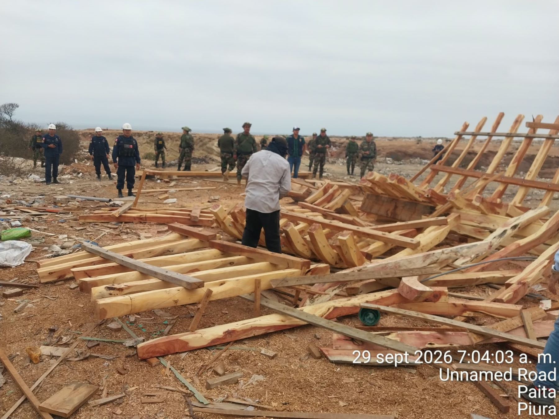 Piura: destruyen ocho naves en construcción durante operativo contra astillero clandestino