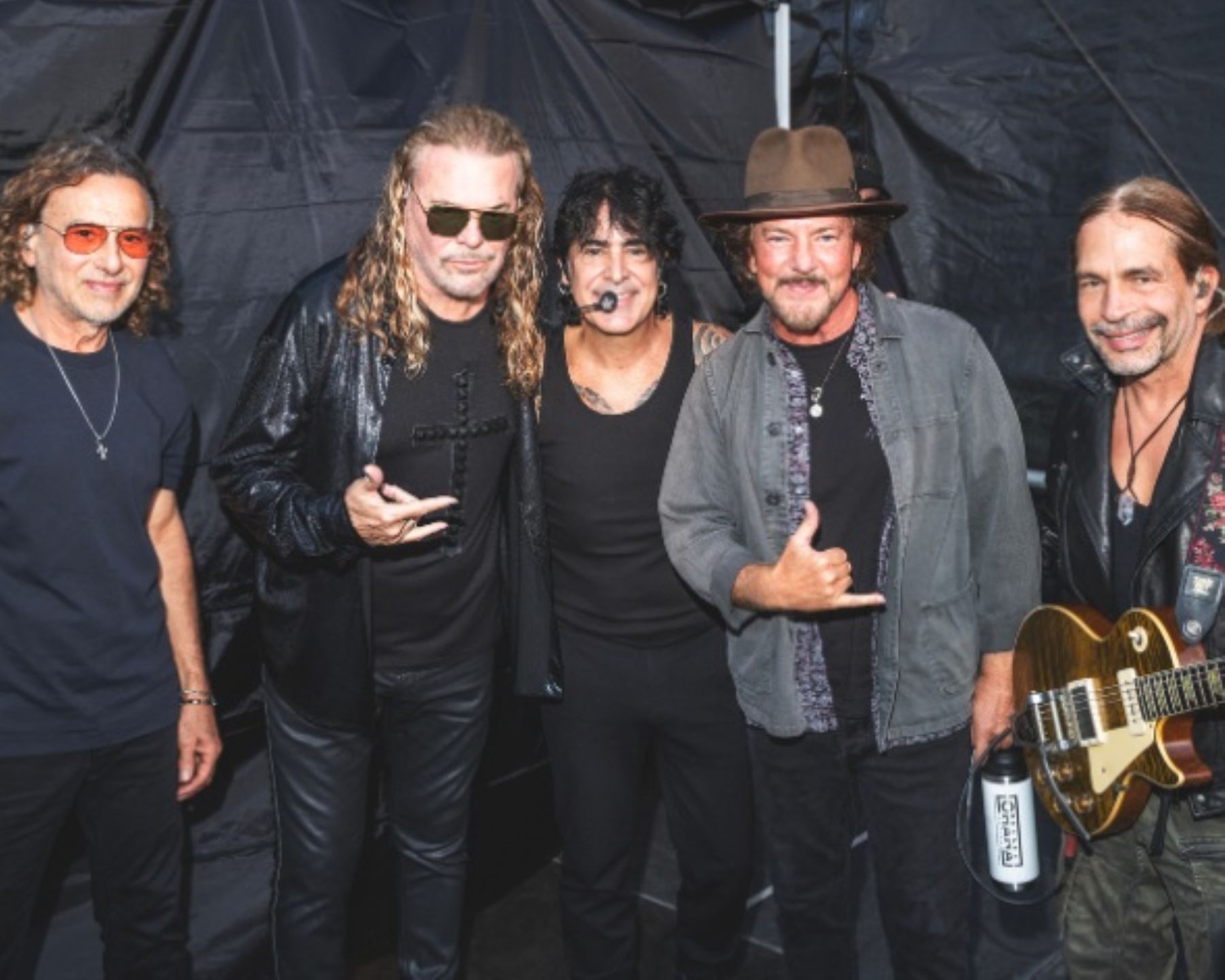 Eddie Vedder presentó a Maná en Ohana Fest y llega a Lima en diciembre