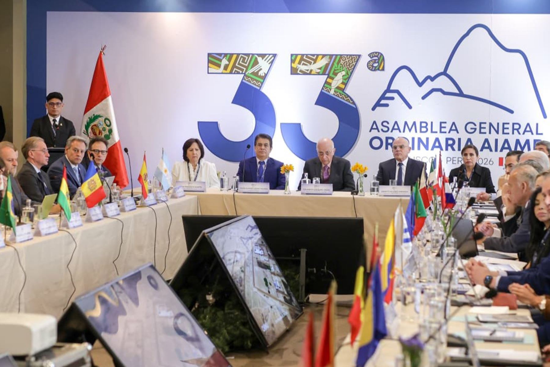 Ministro Ernesto Álvarez articula esfuerzos con fiscales y procuradores de Iberoamérica