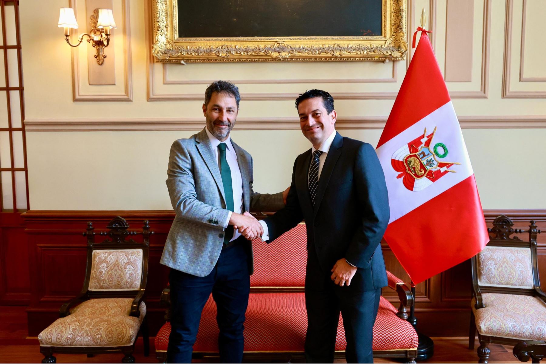 Miguel Torres se reunió con Transparencia Electoral para analizar comicios generales 2026